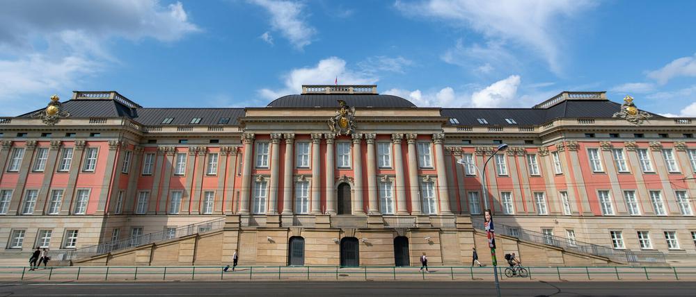 Am Landtagsgebäude sind Schäden festgestellt worden.