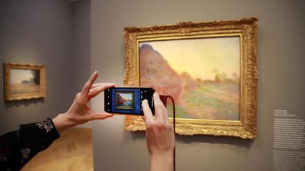 Das Gemälde „Getreideschober“ von Claude Monet hat Barberini-Stifter Hasso Platter 2019 für 111 Millionen Euro gekauft.