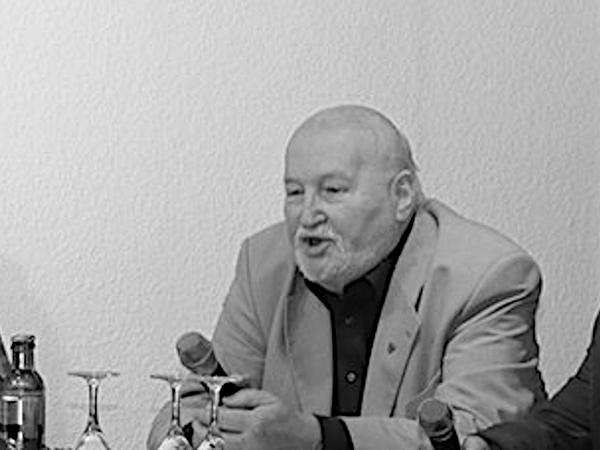 Günter Simon starb am 21. Dezember 2019.