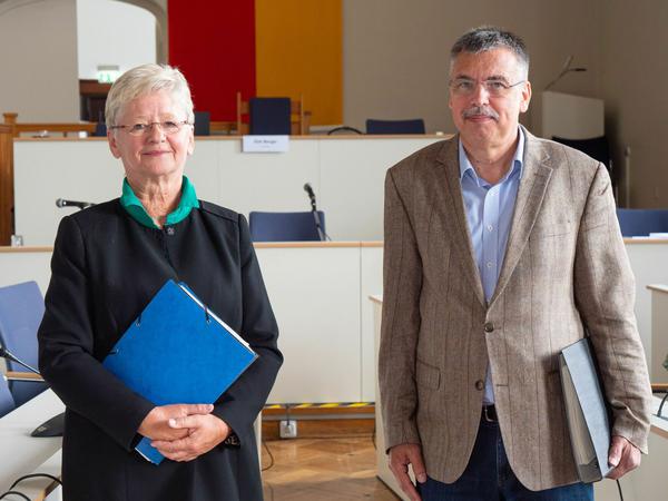 Anita Tack und Frank T. Hufert, die Leiter der Untersuchungskommission zum Corona-Ausbruch im Bergmann-Klinikum in Potsdam.
