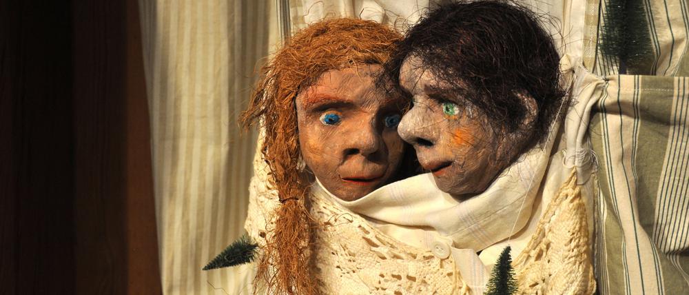 Puppen aus dem Theaterstück über Hänsel und Gretel.