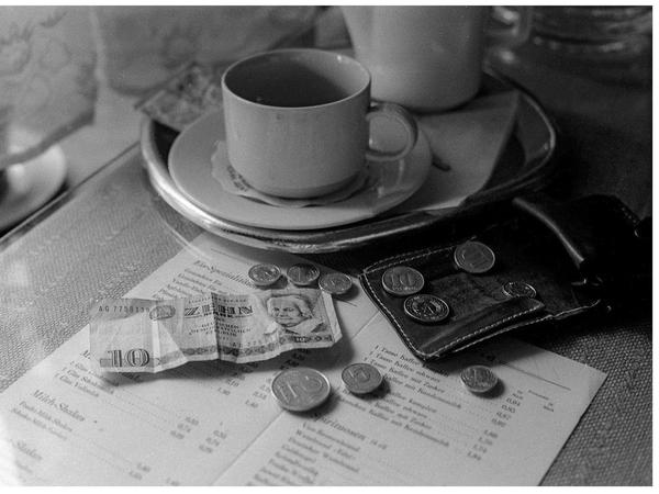 Der letzte mit DDR-Mark bezahlte Kaffee im Café Heider in Potsdam.