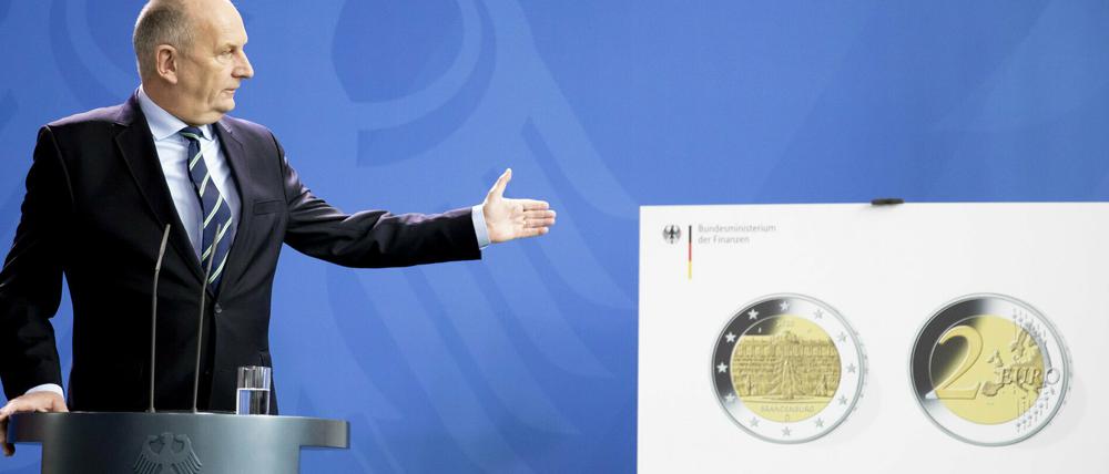 Dietmar Woidke (SPD), derzeitiger Bundesratspräsident und Ministerpräsident von Brandenburg, während der Präsentation der aktuellen 2-Euro-Gedenkmünze "Brandenburg" im Bundeskanzleramt.