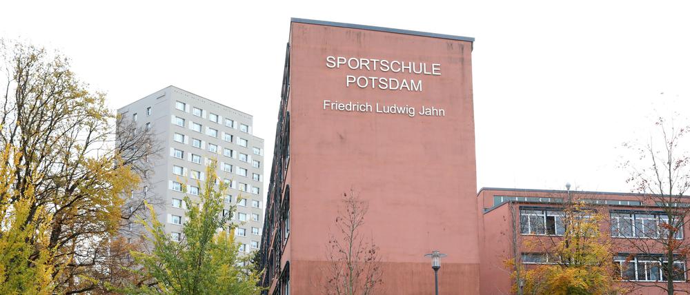 Die Sportschule am Luftschiffhafen.