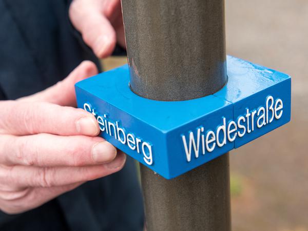 Das Original. In der schleswig-holsteinischen Stadt Wedel sind bereits mehr als 100 Schilder montiert.