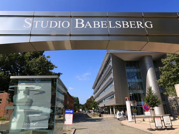 Tor am Eingang zum Studio Babelsberg.