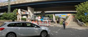 Vollsperrung der Friedrich-Engels-Straße in Potsdam wegen Brückenarbeiten.