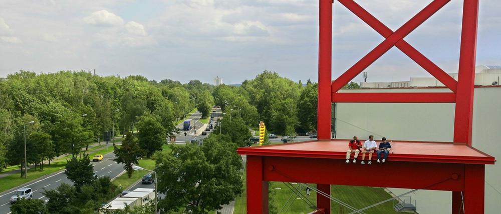 Markenzeichen roter Stuhl: Die Möbelhauskette XXXLutz will nach PNN-Informationen im Gewerbepark Friedrichspark eine neue Filiale öffnen.