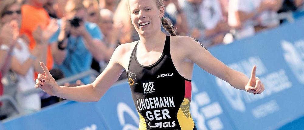Sie will auch in Rio jubeln. Laura Lindemann hat mehrfach bewiesen, dass sie der Konkurrenz der Welt-Elite gewachsen ist. Das möchte sie auch bei Olympia zeigen, doch noch wartet die 19-jährige Potsdamerin auf ihr Ticket zu den Spielen im August.