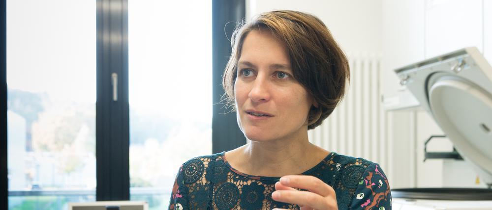 Katja Hanack ist Professorin an der Universität Potsdam und baut in ihrem Labor einzelne Teile des Immunsystems nach.