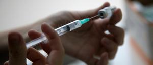 Der Covid-19-Impfstoff von Pfizer und BioNTech kam am Freitag in Kleinmachnow zum Einsatz. (Archiv)