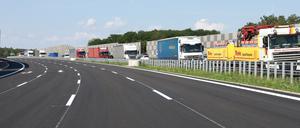 Die A10 im Bereich Michendorf: Bis zu 30.000 Lkw passieren täglich die Baustelle in diesem Bereich.