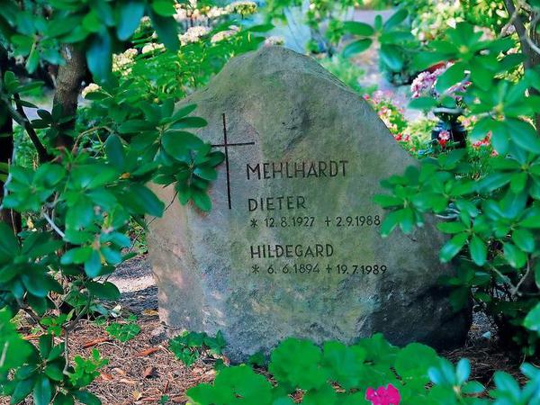 Auch der Heimatforscher Dieter Mehlhardt wurde auf dem Friedhof begraben.