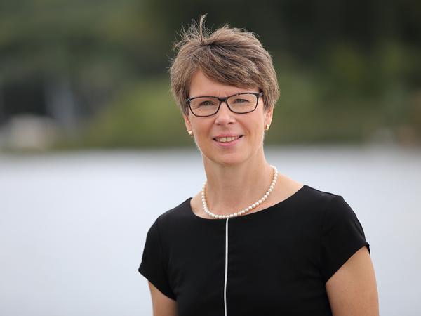 Schwielowsees Bürgermeisterin Kerstin Hoppe (CDU) findet das Verhalten der Bahn unverantwortlich.