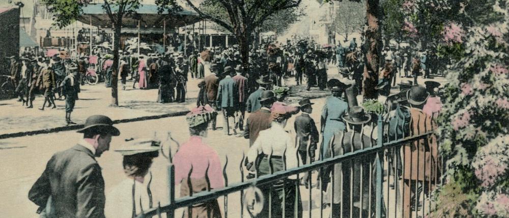 Schon früh gut besucht. Zum 30. Baumblütenfest im Jahre 1909 strömten die Besucher bereits zum Werderaner Plantagenplatz.