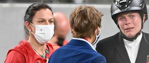 Nach dem Reit-Drama um Annika Schleu in Tokio hat Bundestrainerin Kim Raisner (l.) den Vorwürfen der Tierquälerei widersprochen.