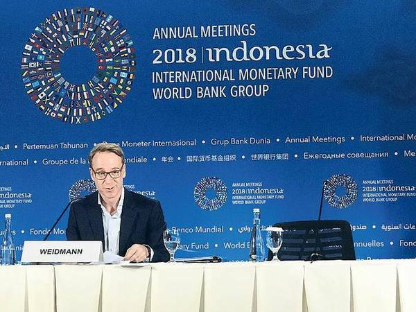 Mein linker Platz ist frei. Bundesbankpräsident Jens Weidmann musste die Abschlusspressekonferenz zur Tagung auf Bali 2018 allein bestreiten.
